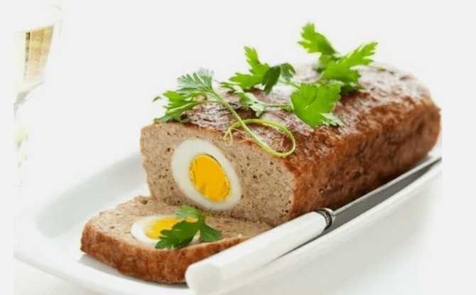 ドゥカンの食事に卵を入れた肉ロール