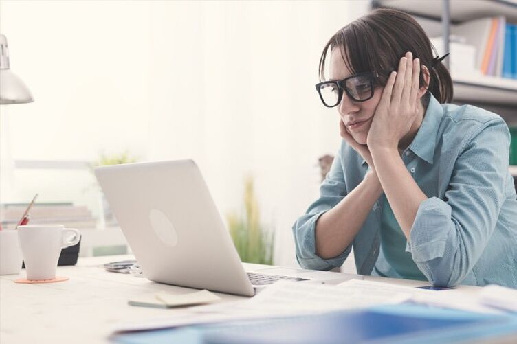 適切な栄養を伴うカロリーを毎日計算するには、オフィスワークを考慮に入れる必要さえあります
